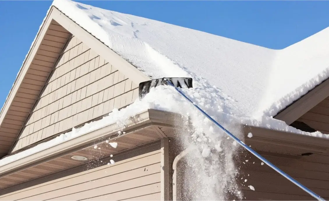 How-and-When-to-Remove-Snow-From-Your-Roof.