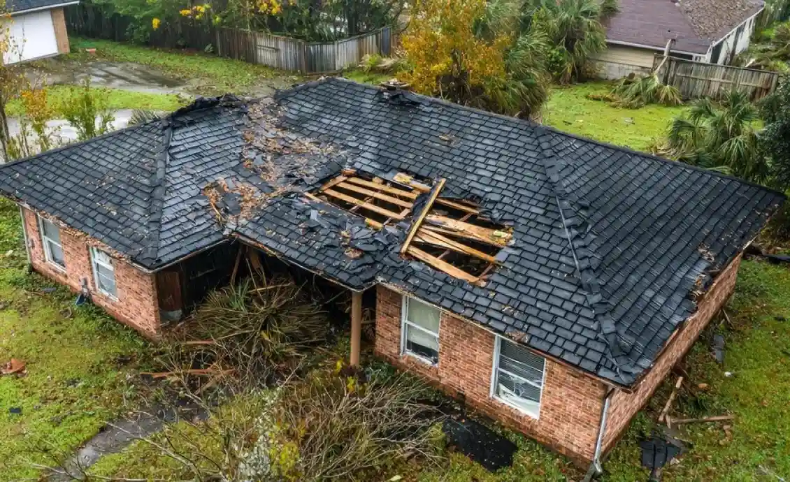 How to Choose the Right Roofing Contractor for Storm Damage Repairs
